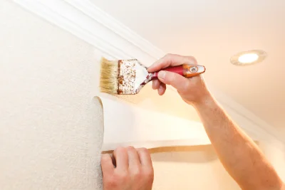 Pose de papier peint à Forcalqueiret — revêtements muraux et toiles de verre